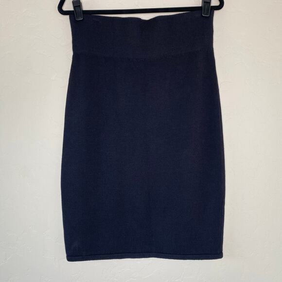 St. John Skene Black Santana Knit Pull On Pencil Skirt Made in USA 8 - Picture 8 of 9